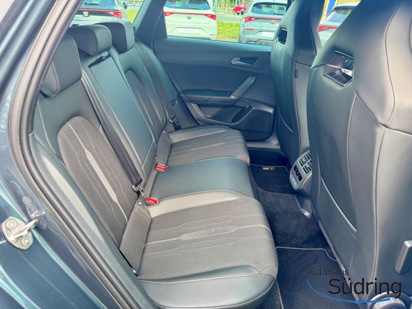 Cupra Leon Sportstourer 1.4 TSI Hybrid DSG - Samsaru's Car Outlet