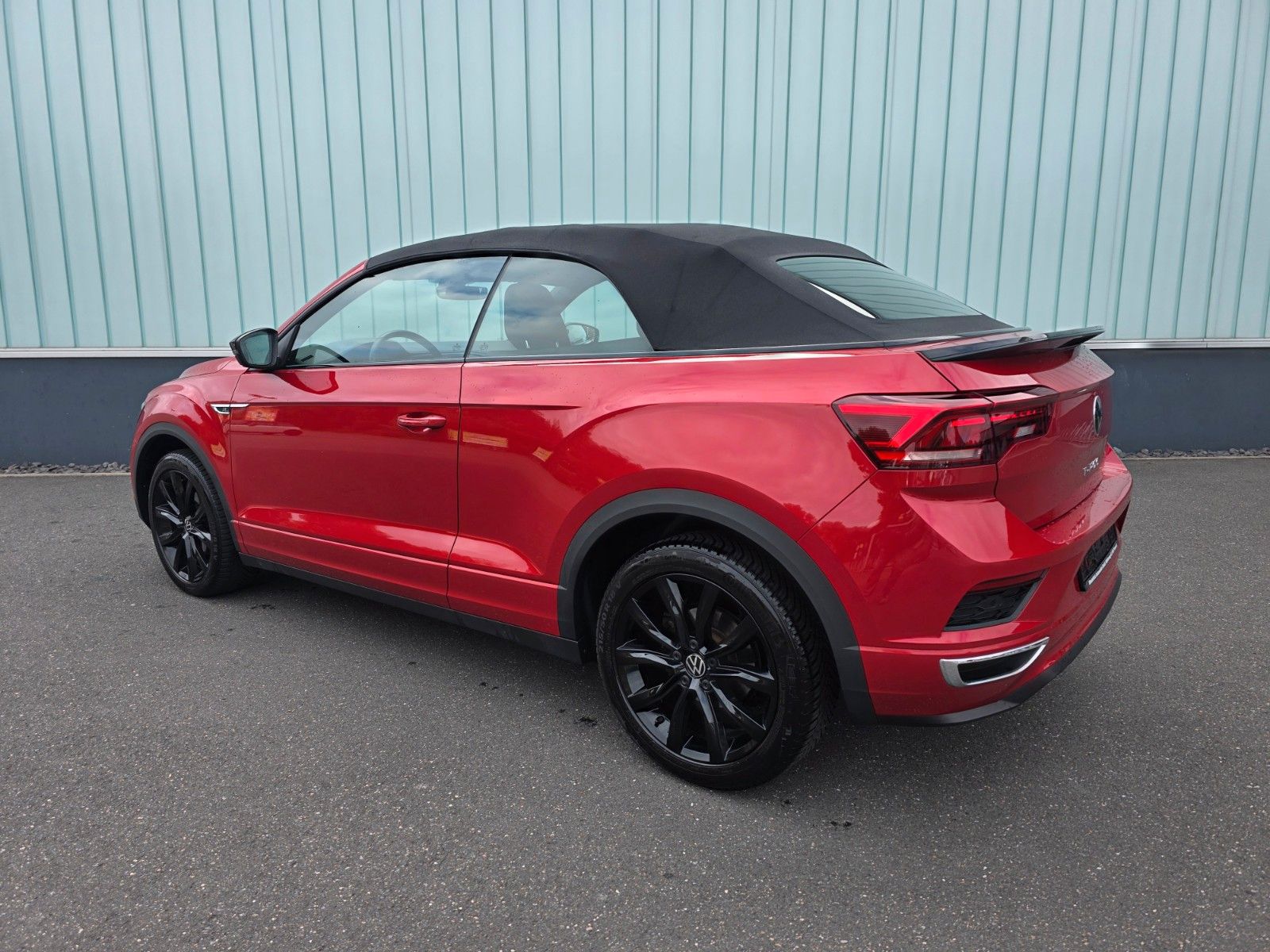 Volkswagen T-Roc R-Line Black - Samsaru's Car Outlet