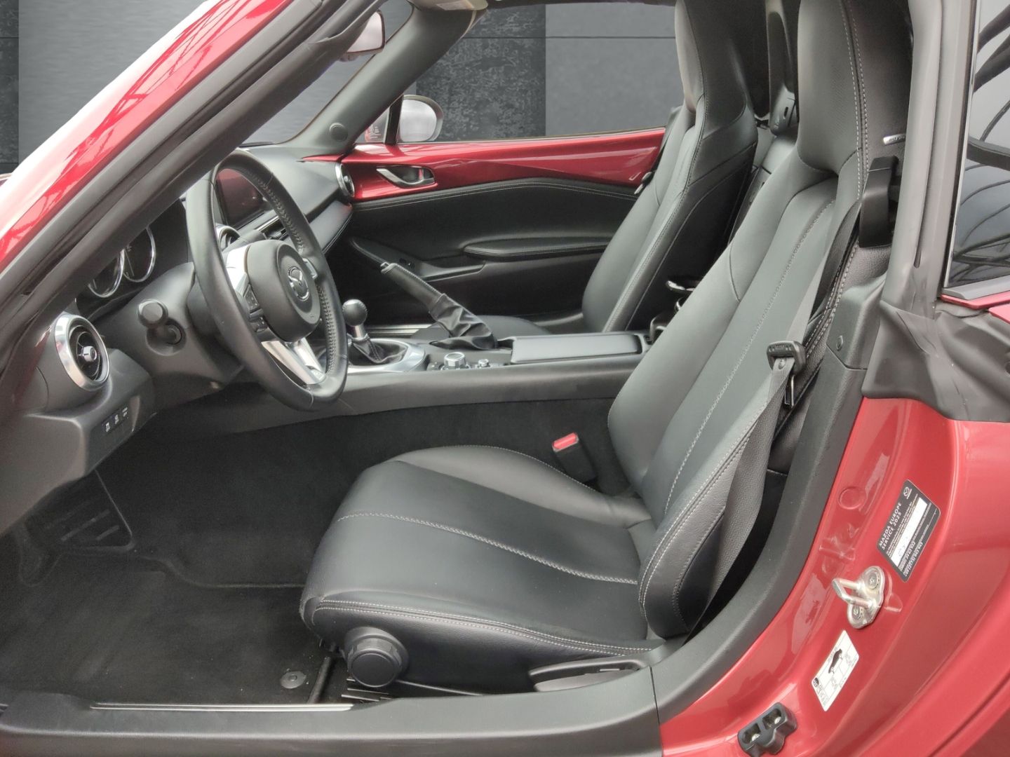 Mazda MX-5 Exclusive-Line RF 1.5 El. Verdeck Navi Lede