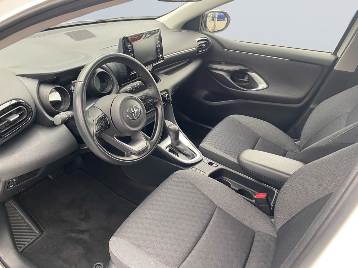 Toyota Yaris Hybrid 1.5 VVT-i - Samsaru's Car Outlet