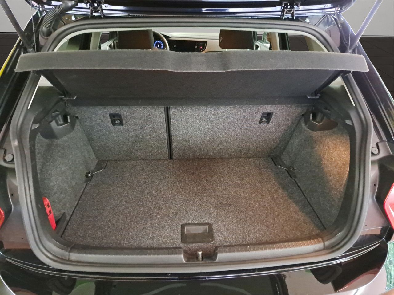 Volkswagen Polo Comfortline TSI DSG - Samsaru's Car Outlet