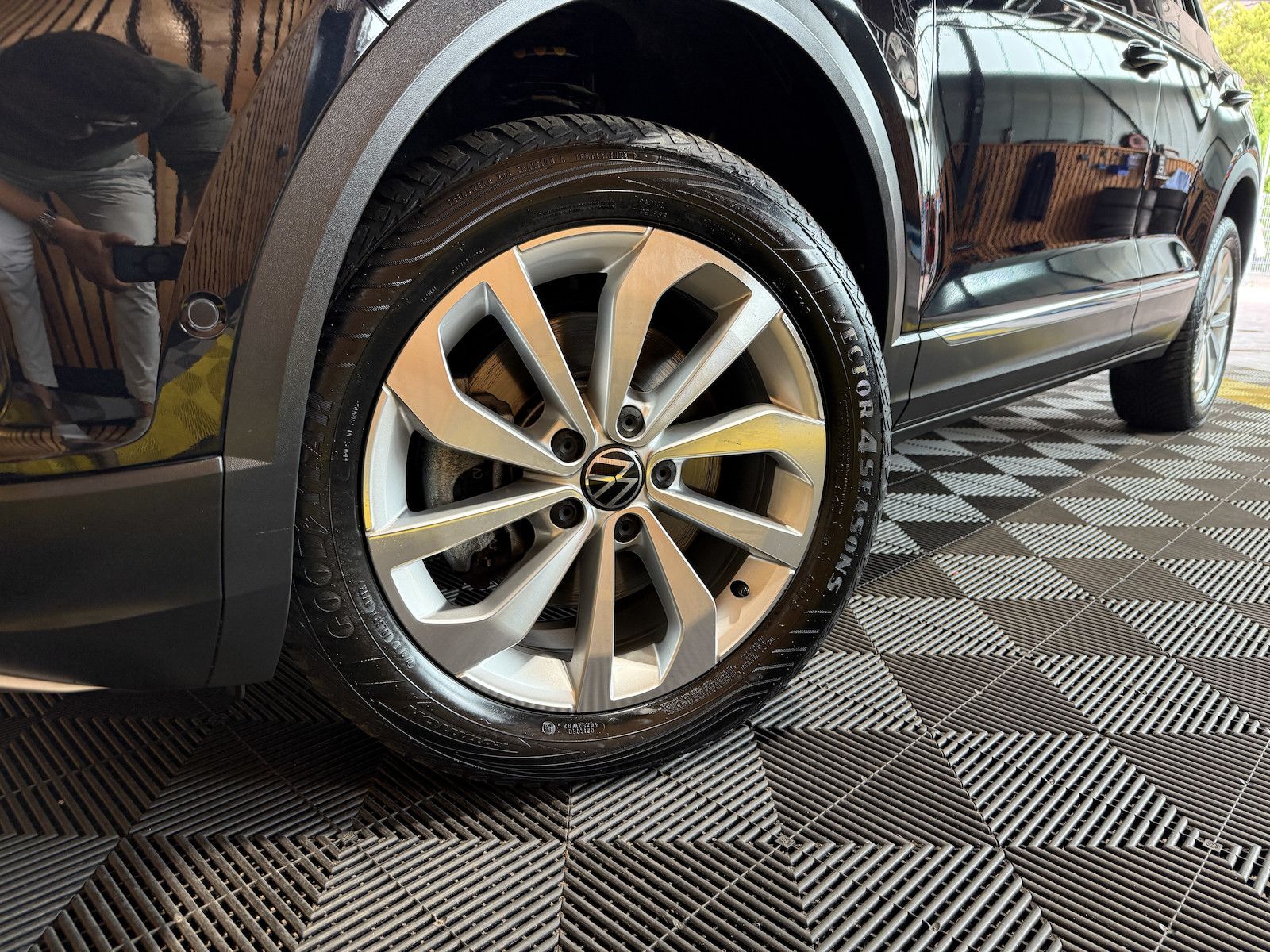 Volkswagen T-Roc 2.0 TDI Style - Samsaru's Car Outlet
