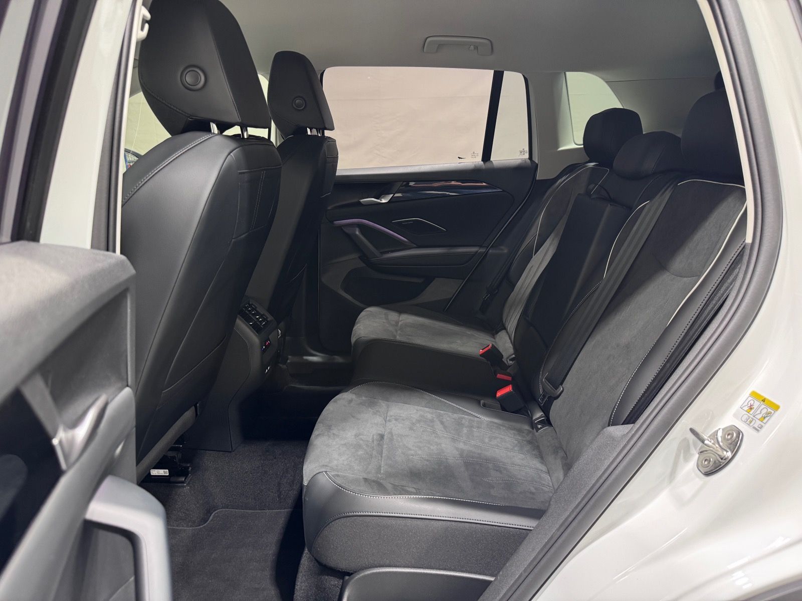 Volkswagen Tiguan 1.5 TSI eHybrid Elegance | AHK MATRIX DCC