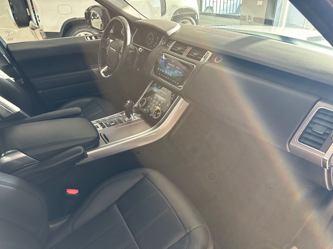 Range Rover Sport 3 - Samsaru's Car Outlet