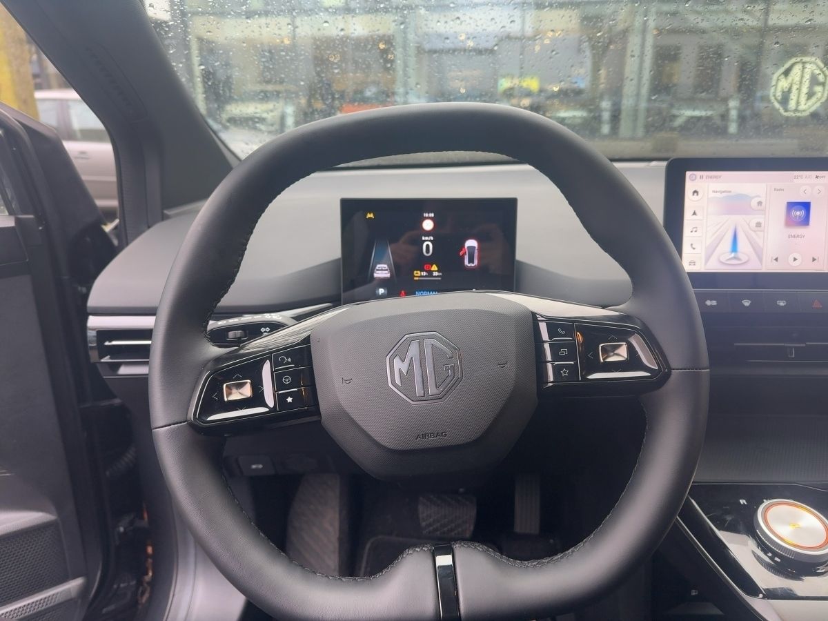 MG 4 Luxury 64 kWh / Navi / Kamera
