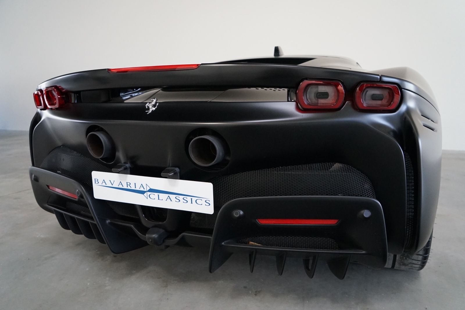 Ferrari SF90 - Samsaru's Car Outlet