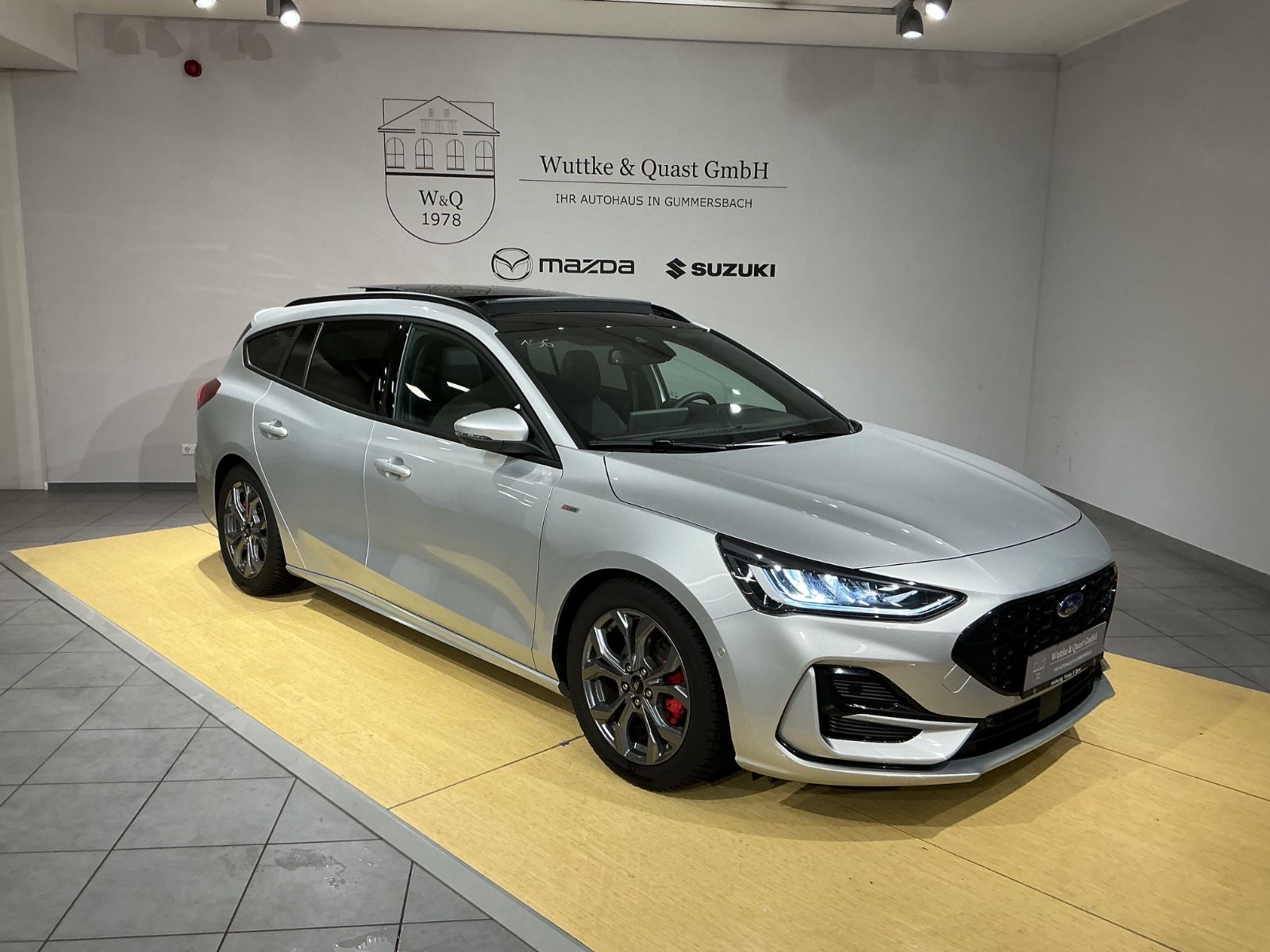 Ford Focus Turnier ST-Line X*B&O*SHZ*LHZ*PANO*LED*