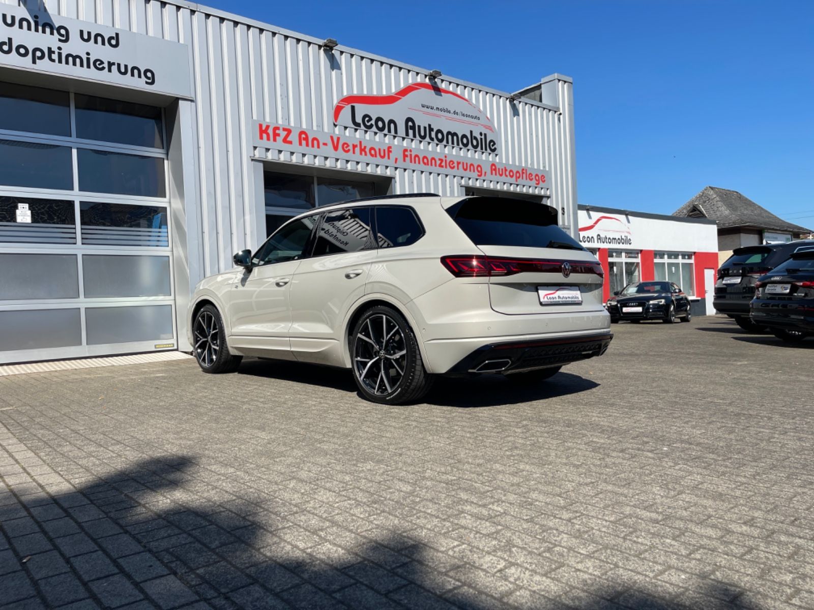 Volkswagen Touareg 3.0TDI R-Line Massage AHK Nachtsicht 360