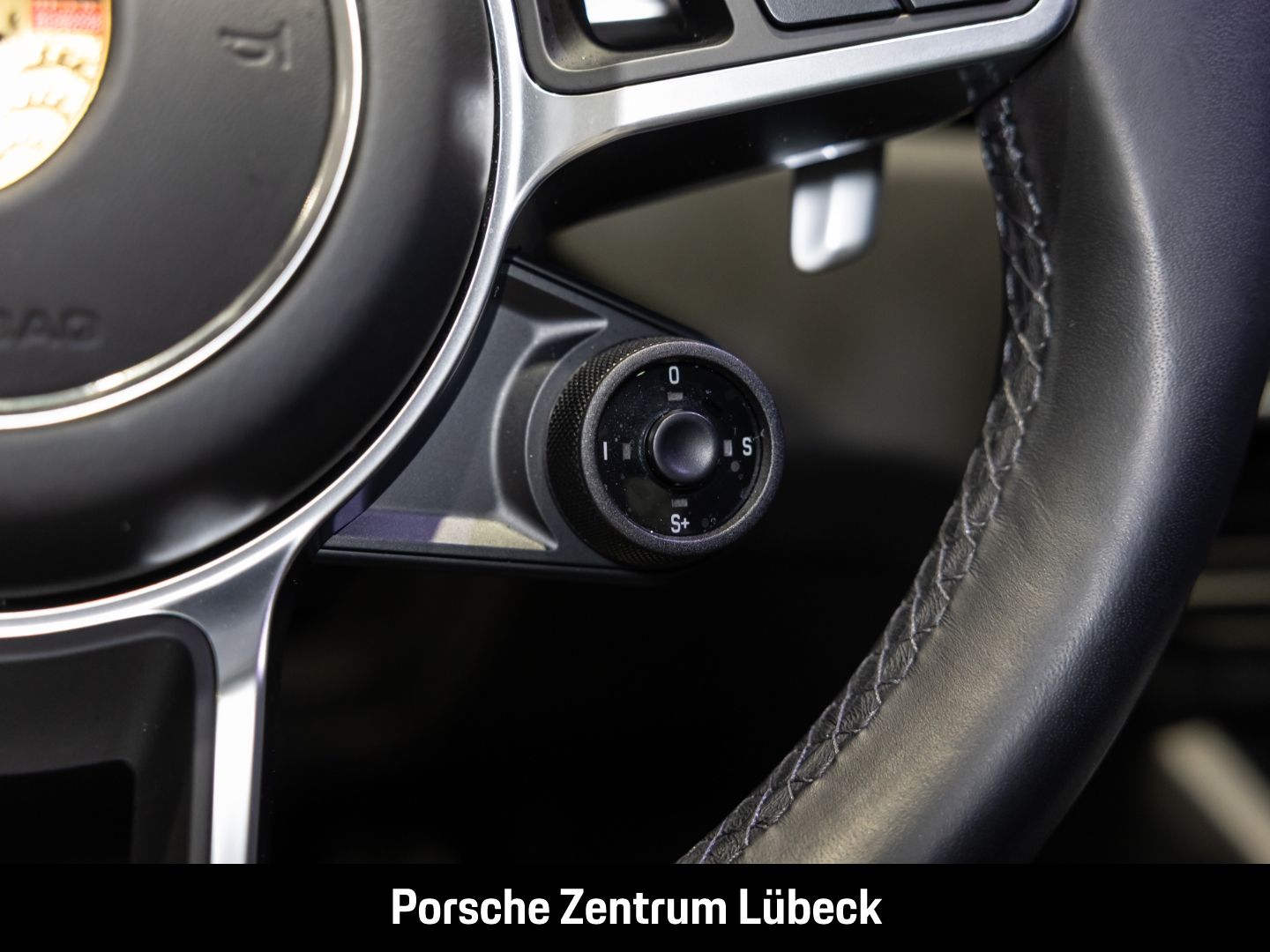 Porsche Cayenne S Coupe Hinterachslenkung Head-Up