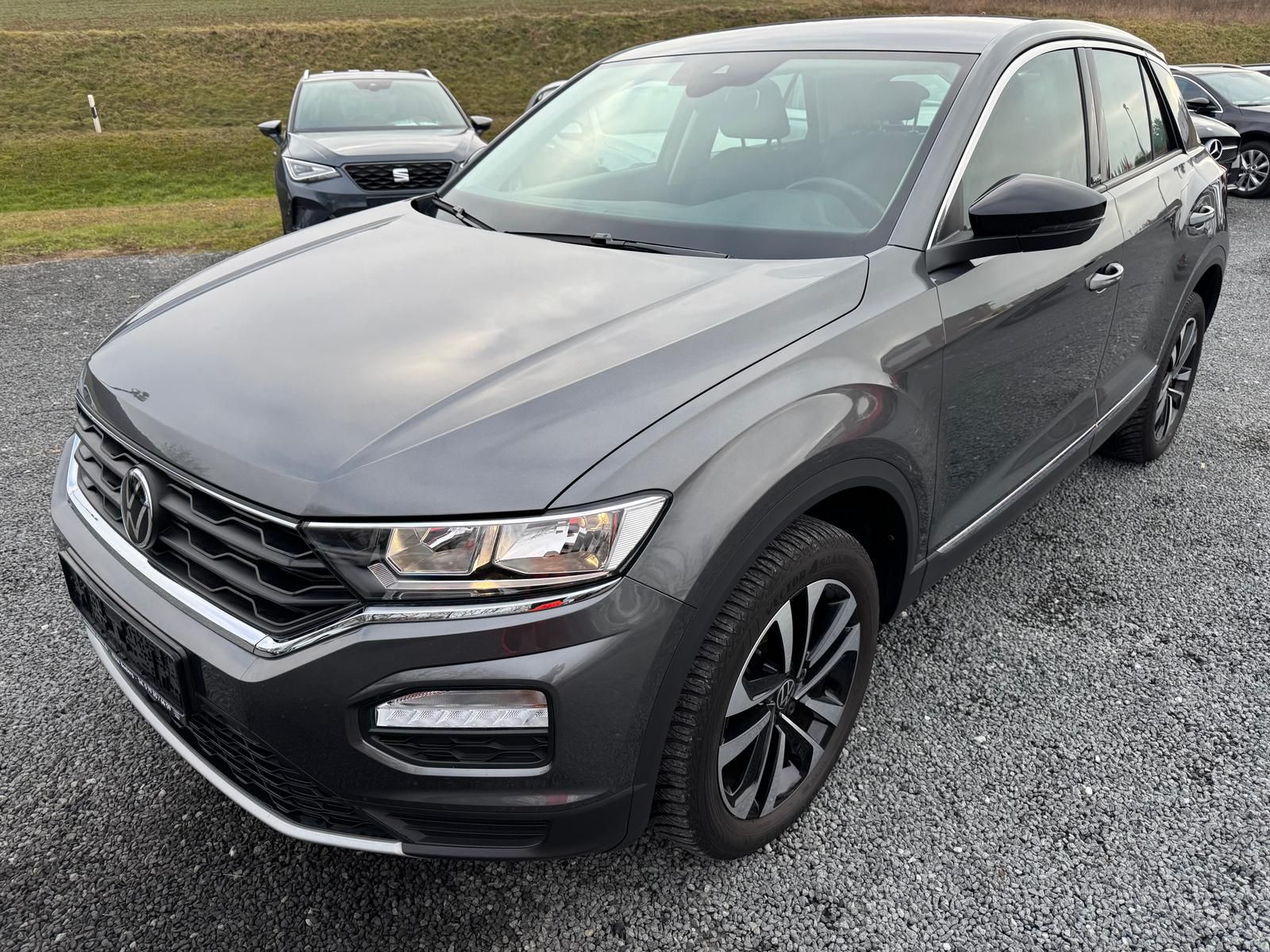 Volkswagen T-Roc 1.5 TSI DSG - Samsaru's Car Outlet
