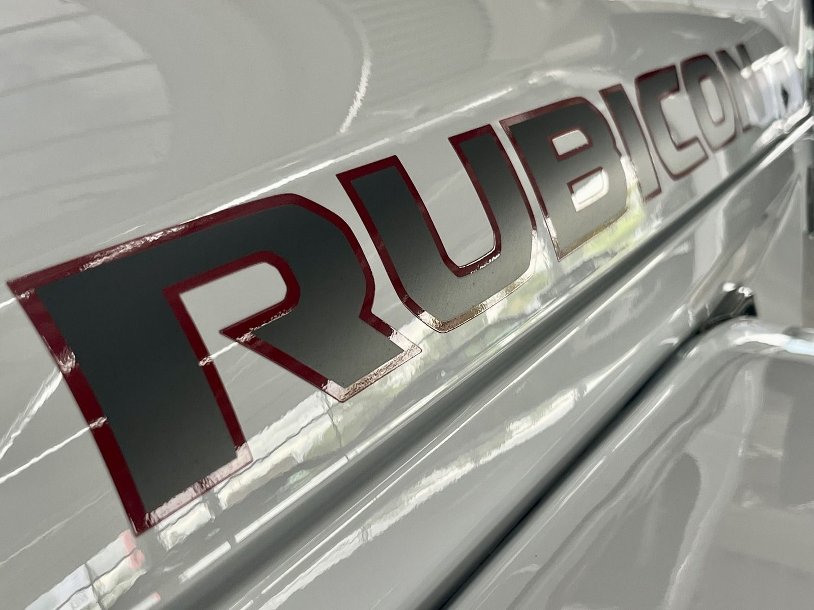 Jeep Wrangler 2.0 Sky One Rubicon Brute Look + Carbon
