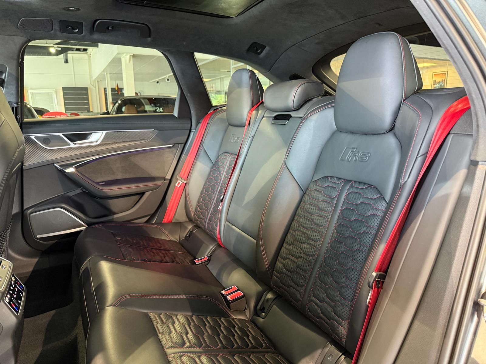 Audi RS6 4.0 TFSI Q*Pano*HuD*B&O-Adv.*Carbon*Dynamik+