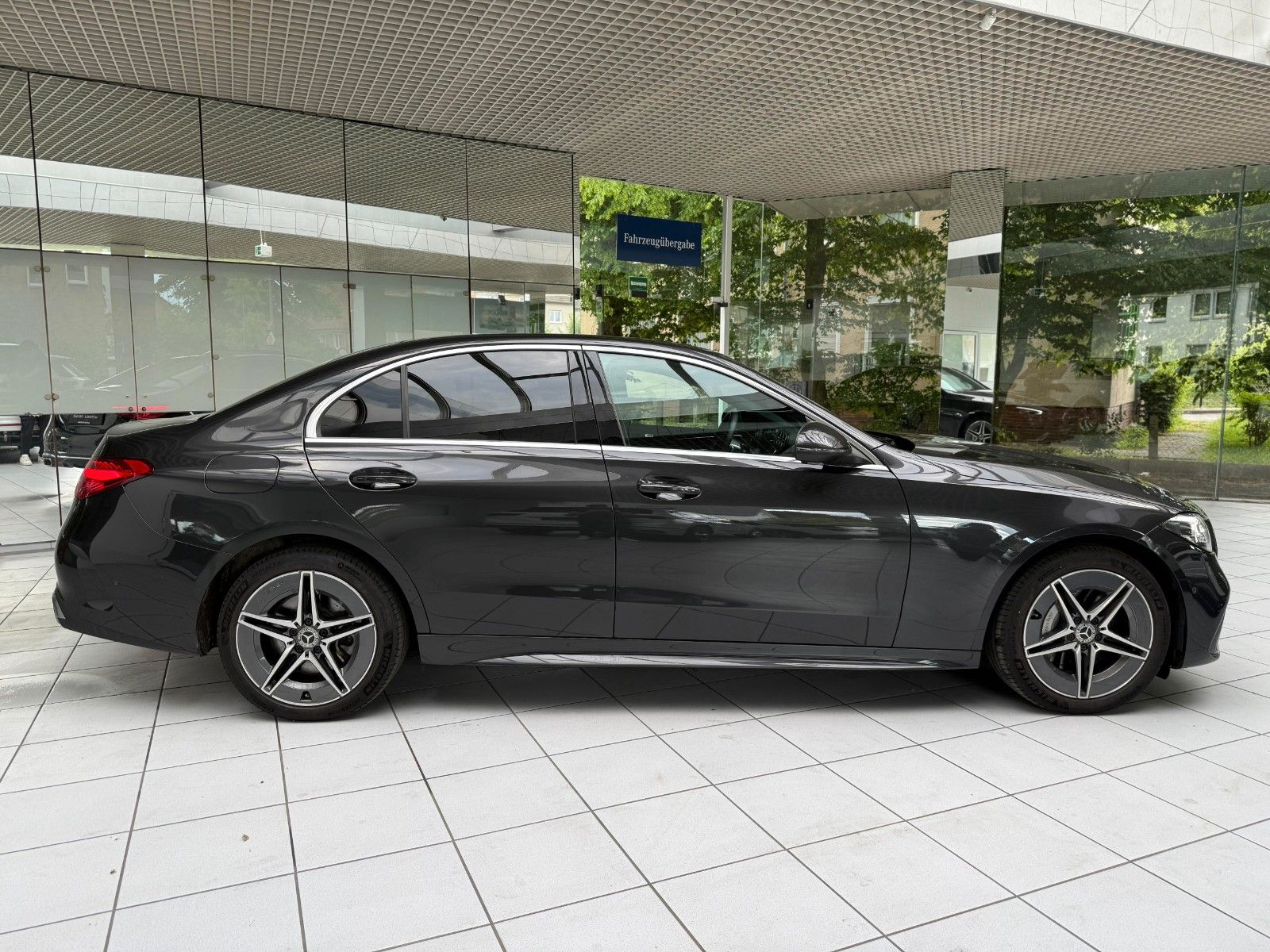 Mercedes-Benz C 300 e AMG - Samsaru's Car Outlet