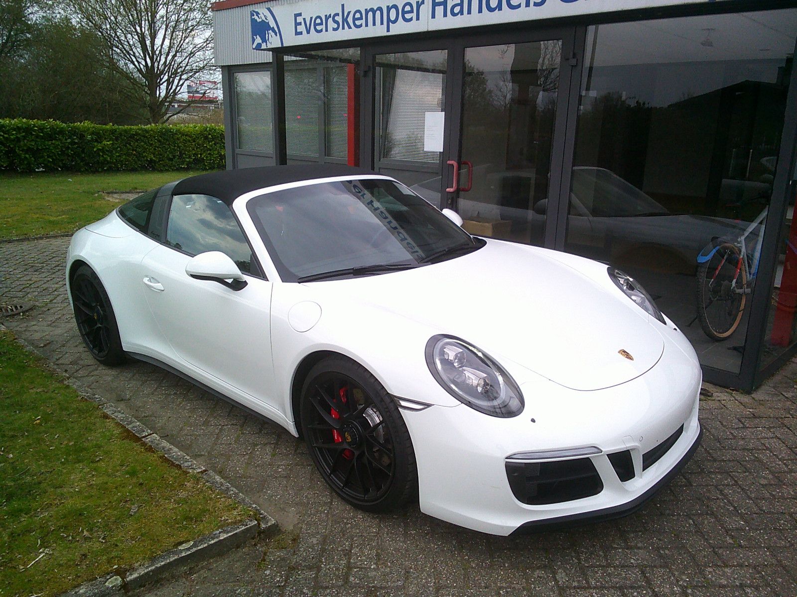 Porsche 911 Carrera 4 GTS - Samsaru's Car Outlet