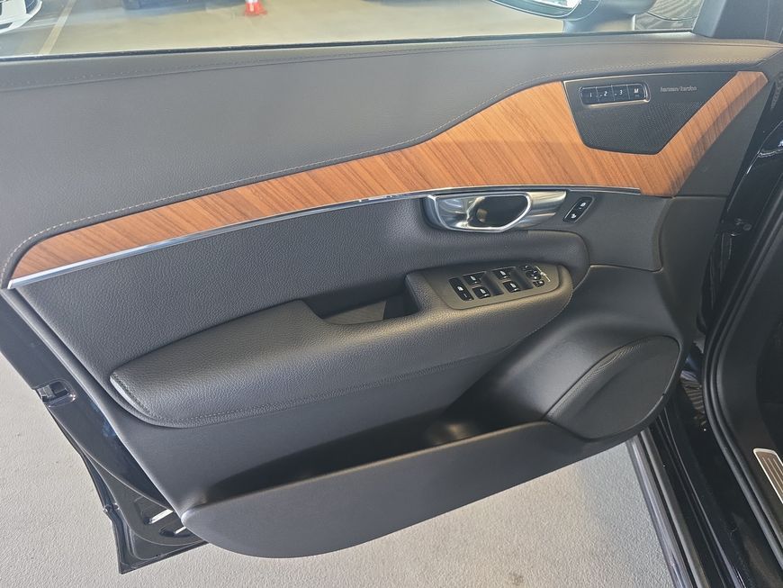 Volvo XC90 B5 D AWD Inscription - Samsaru's Car Outlet