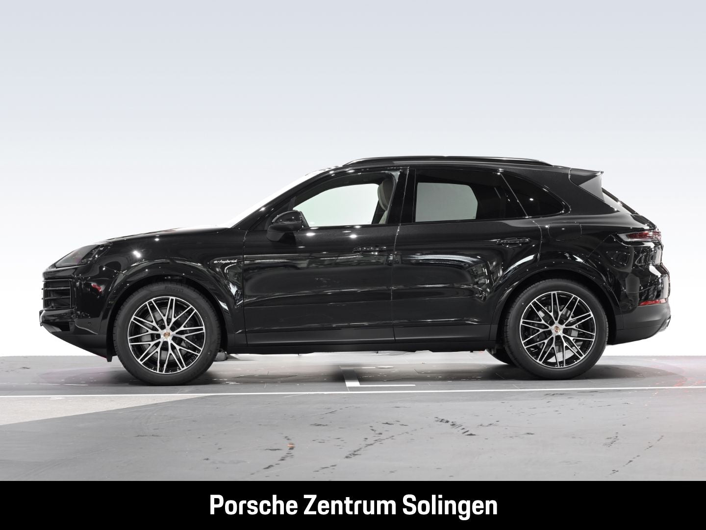 Porsche Cayenne E-Hybrid Panoramadach Bose Beifahrerdisp