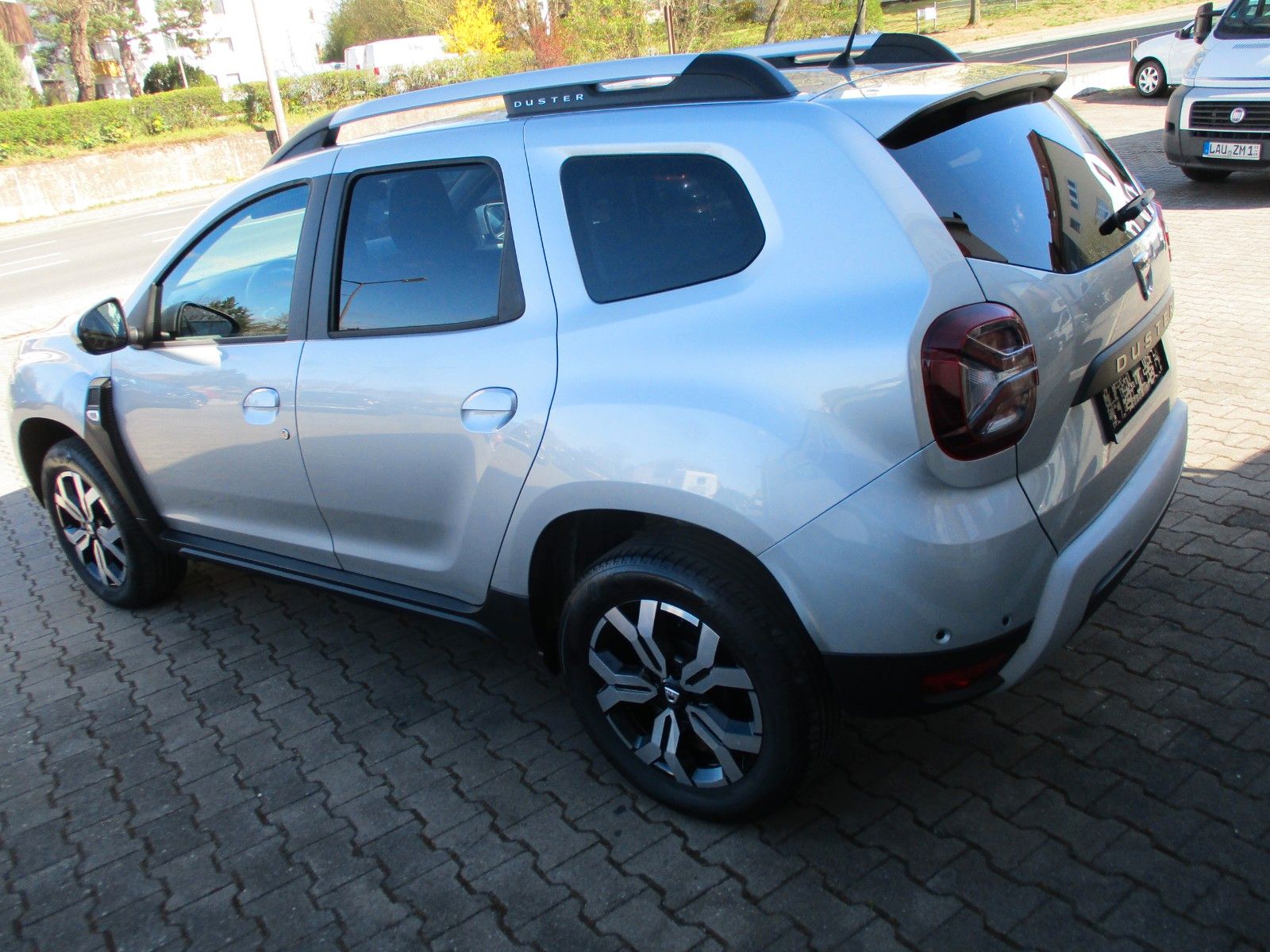 Dacia Duster Blue dCi 115 2WD Prestige - Samsaru's Car Outlet