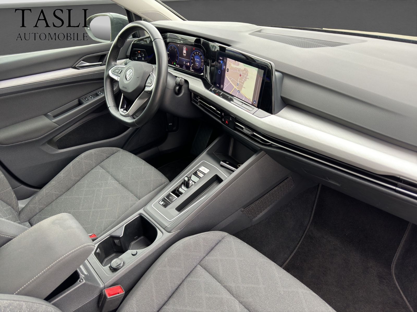 Volkswagen Golf VIII/8 Variant Life - Samsaru's Car Outlet