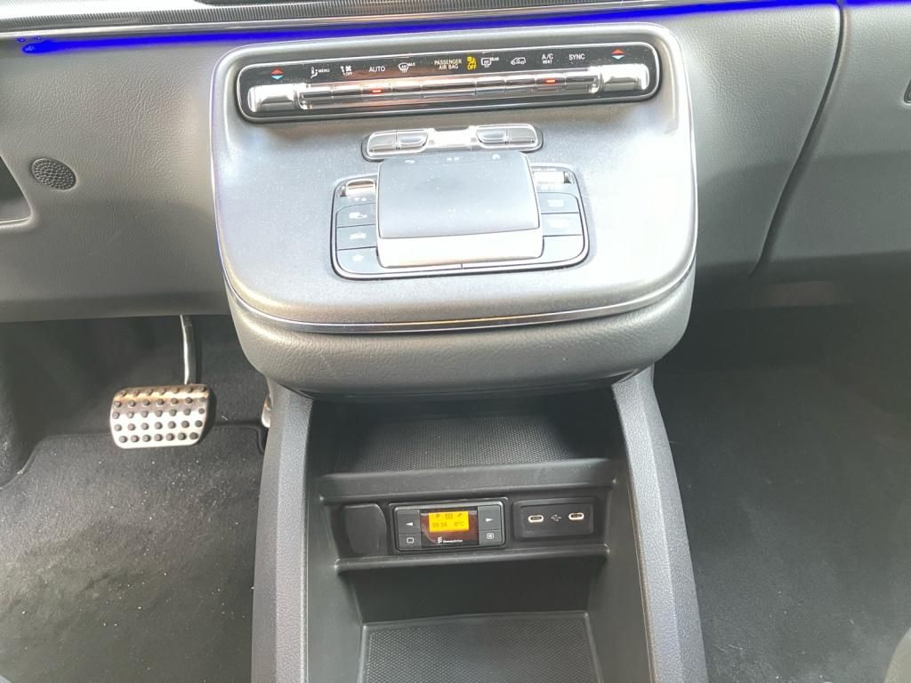 Mercedes-Benz V 220 d lang 4x2 * Style - Samsaru's Car Outlet
