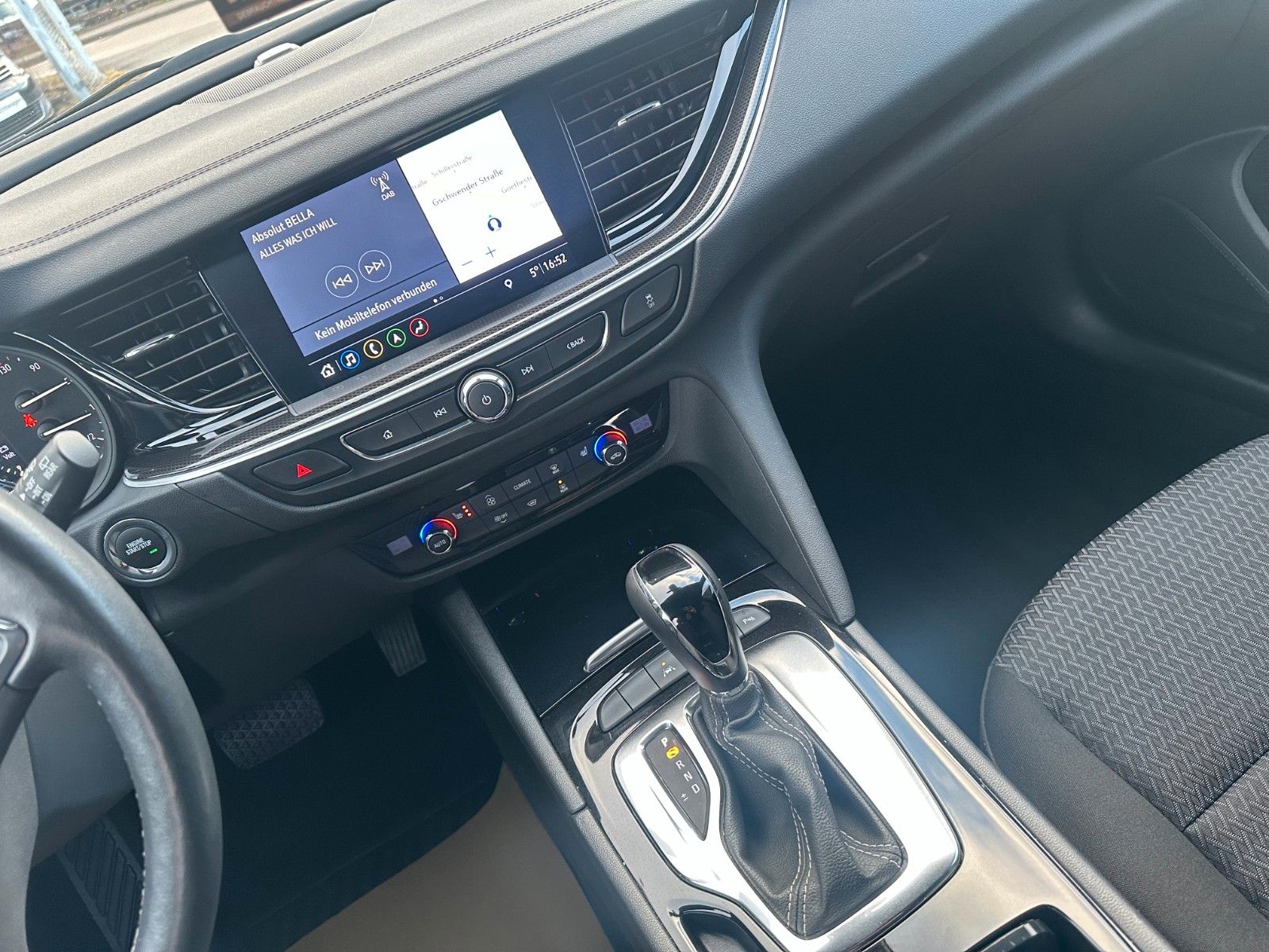 Opel Insignia B Sports Tourer Business - Samsaru's Car Outlet