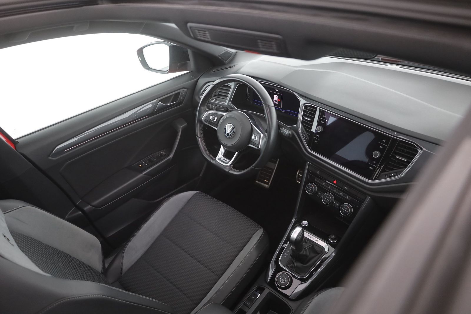 Volkswagen T-Roc 2.0 TDI DSG 4M R-Line - Samsaru's Car Outlet
