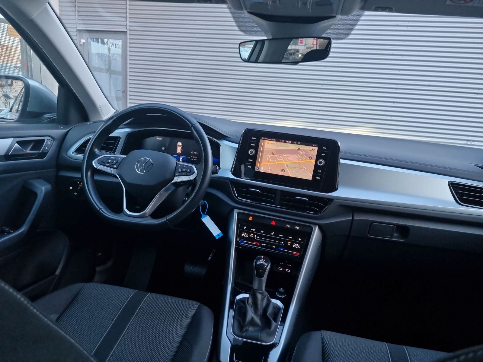 Volkswagen T-Roc 1.5 TSI DSG Life - Samsaru's Car Outlet