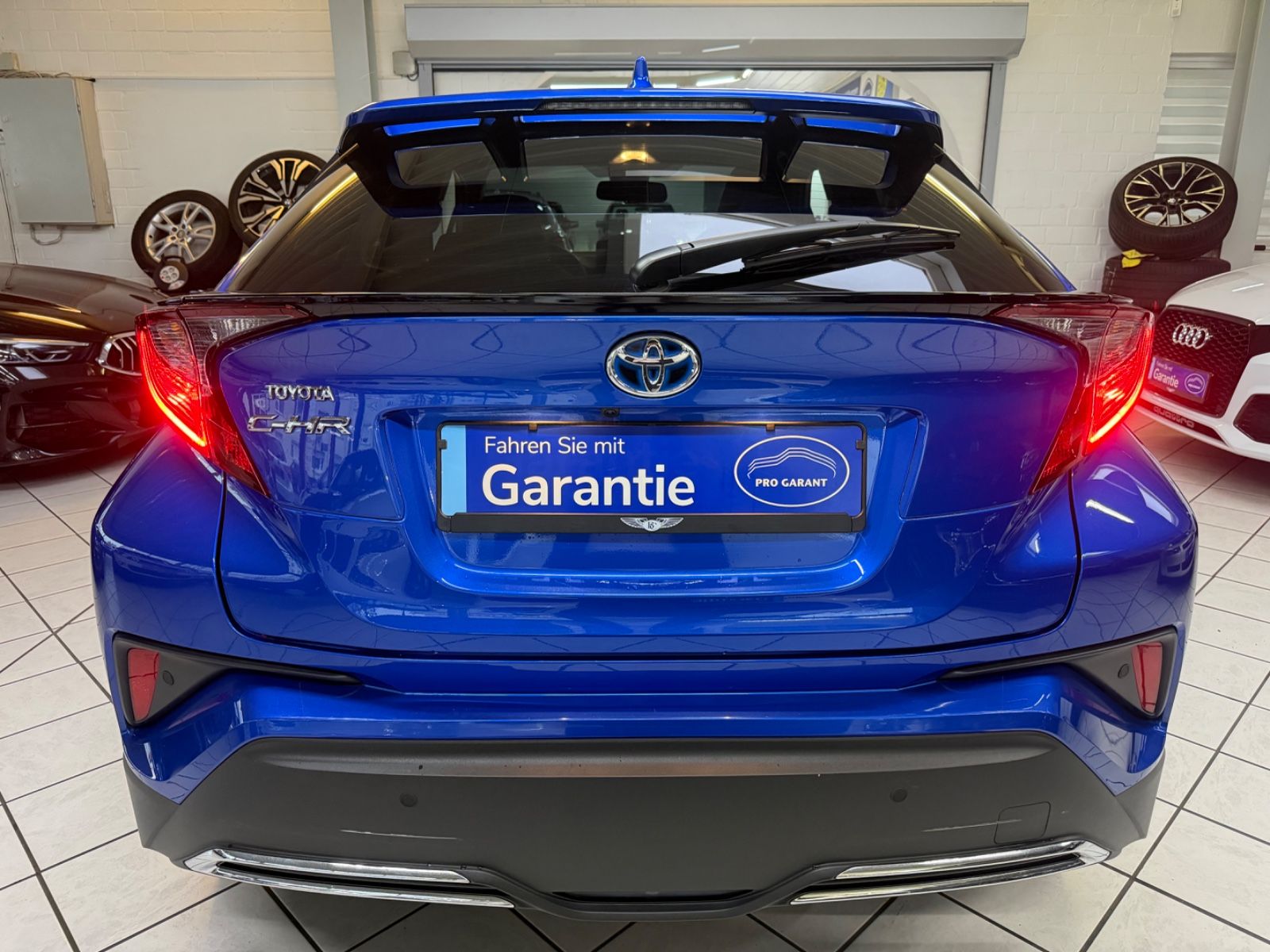 Toyota C-HR Hybrid Team D - Samsaru's Car Outlet