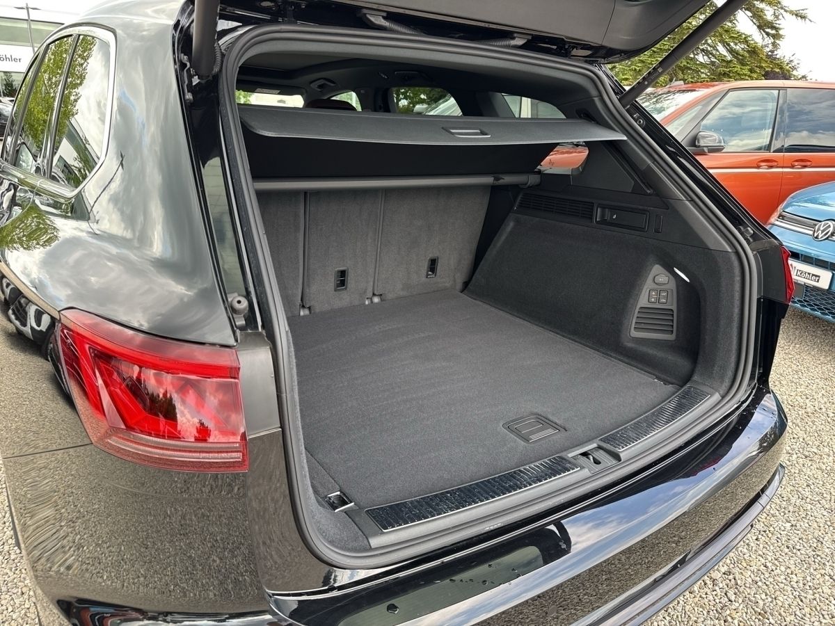 Volkswagen Touareg R-Line TSi - Samsaru's Car Outlet