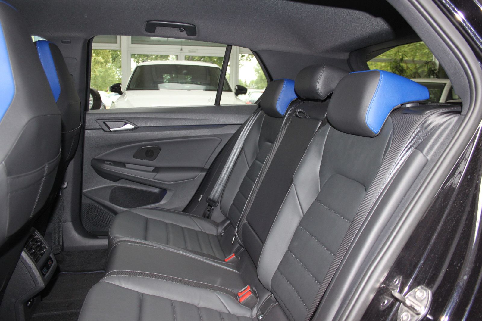 Volkswagen Golf VIII Lim./R/BLCKSTYLE/DSG/LEDER/R-PERFO-PAK