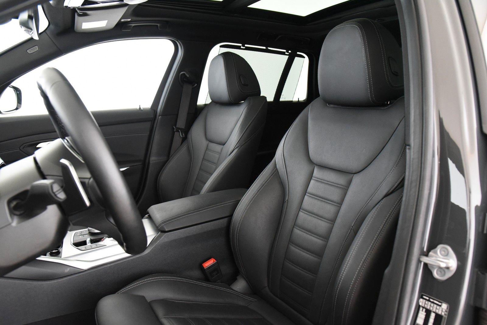 BMW 320d Touring xDrive M Sport - Samsaru's Car Outlet