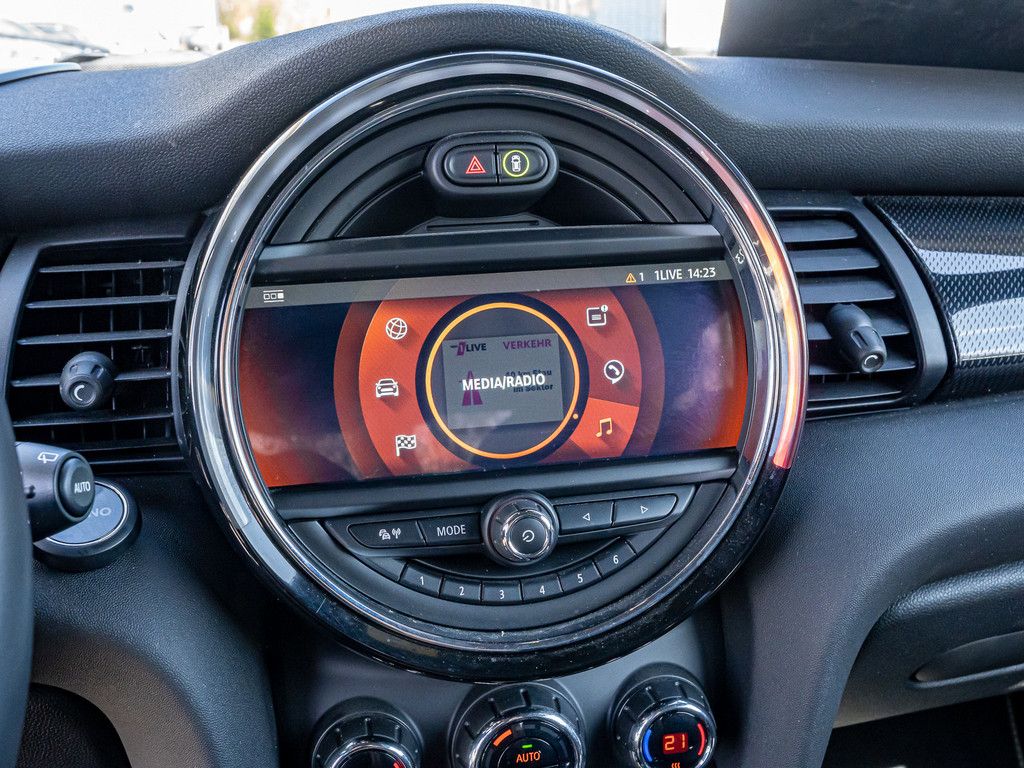 MINI Cooper SE Trim - Samsaru's Car Outlet