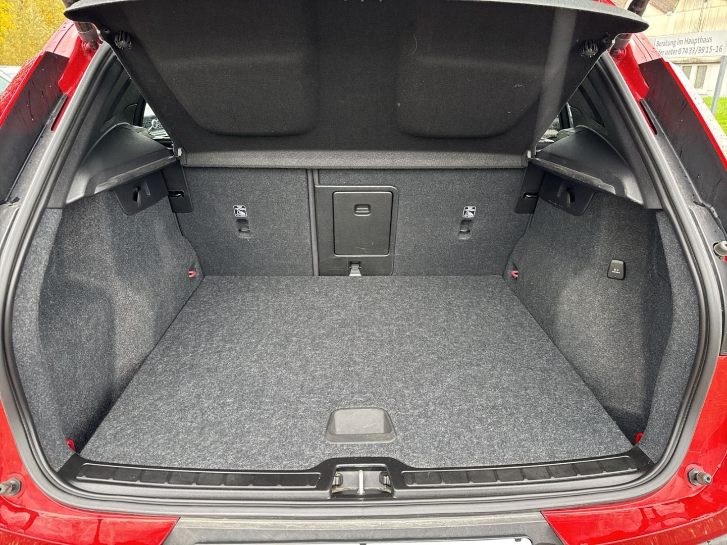 Volvo XC40 Core Recharge Plug-In Hybrid 2WD StandHZG A