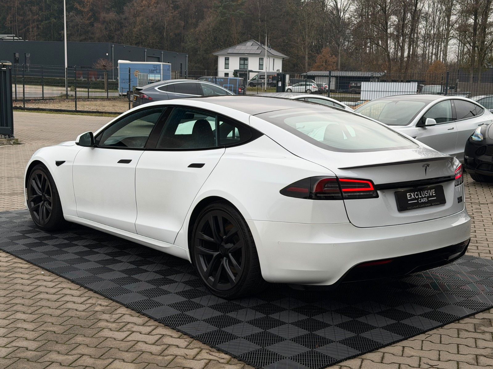 Tesla MODEL S PLAID | CARBON | 21" ARACHNID | TOW |