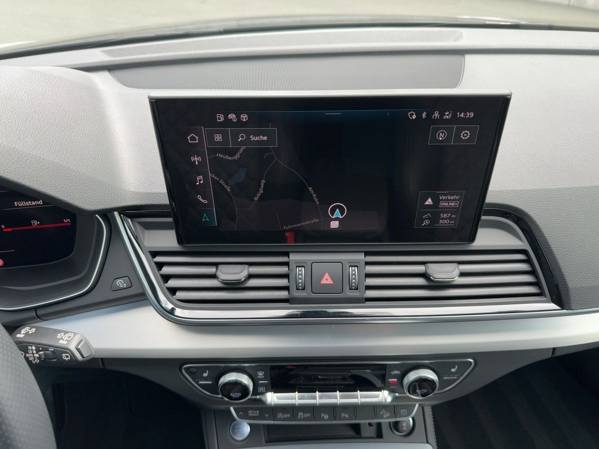 Audi Q5 45 TFSI QU S-TR - Samsaru's Car Outlet