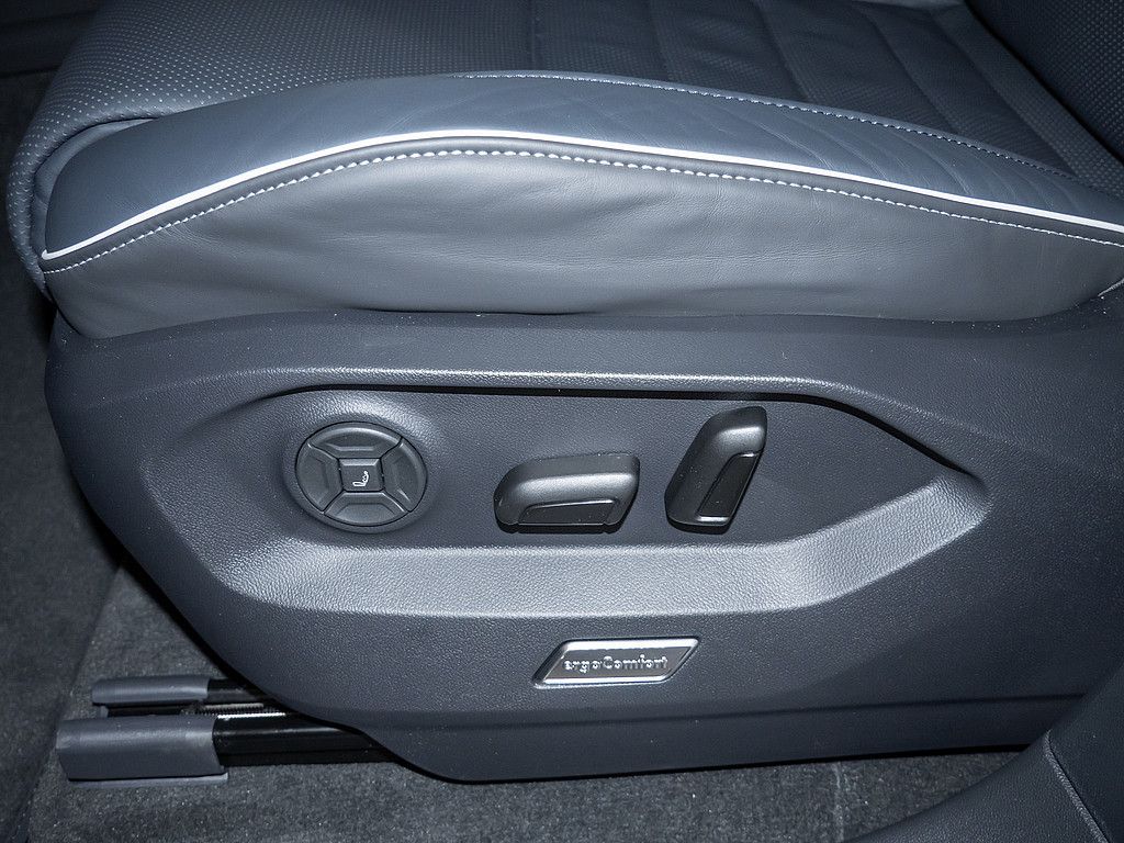 Volkswagen Touareg 3.0 V6 TDI R-Line 4MOTION 360° STANDHZ