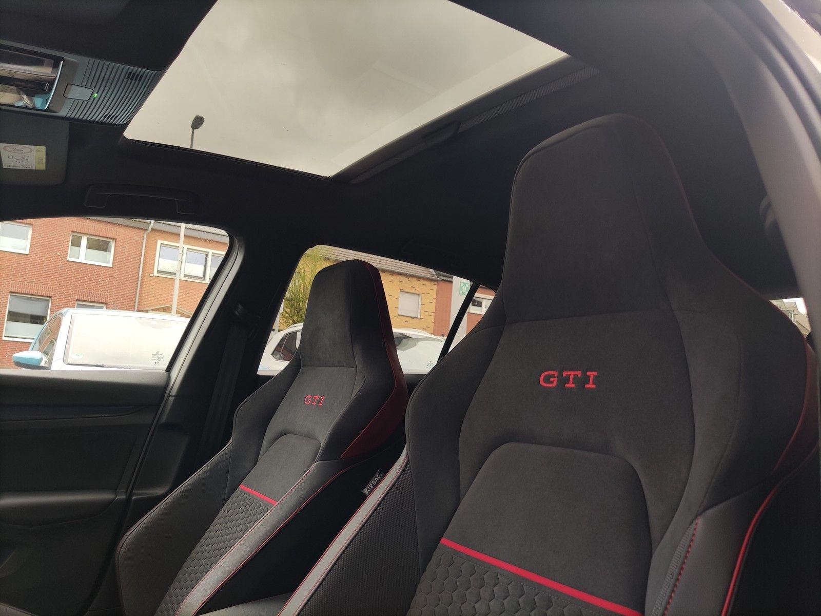 Volkswagen Golf VIII GTI Clubsport - Samsaru's Car Outlet