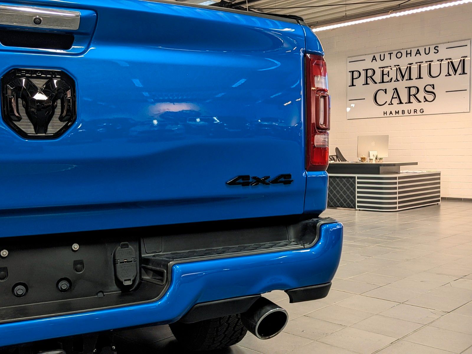 Dodge RAM 1500  Laramie HEMI 5.7L   4x4 Leder/LED