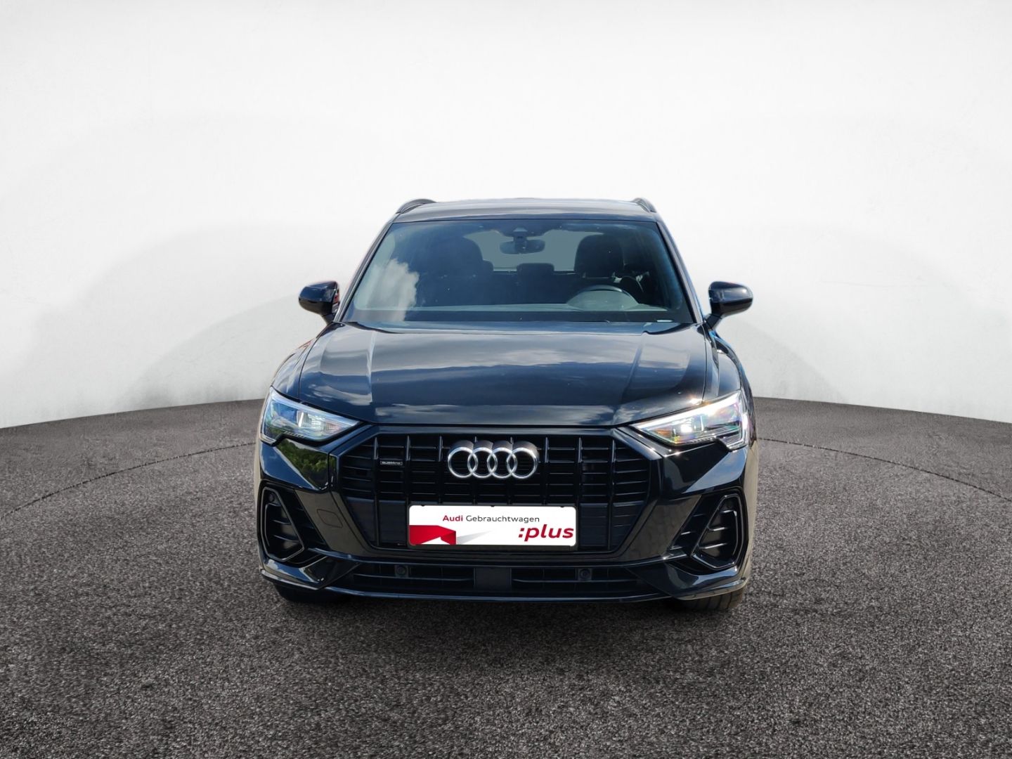Audi Q3 35 TDI quattro S line - Samsaru's Car Outlet