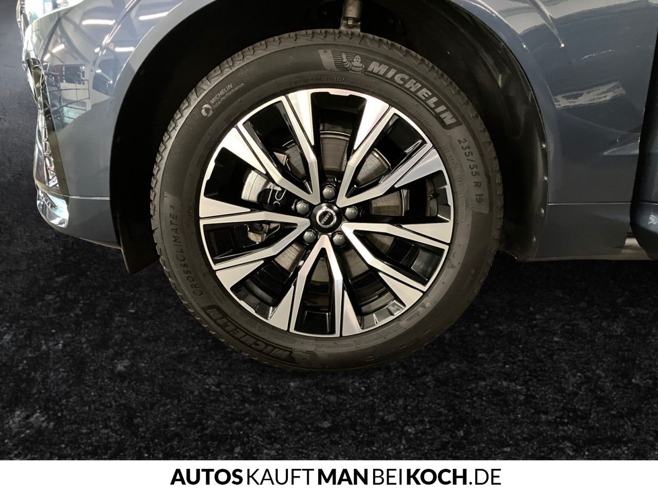 Volvo XC60 B5 AWD PlusDark ACC BLIS AHK 4xSHz VLED H&K