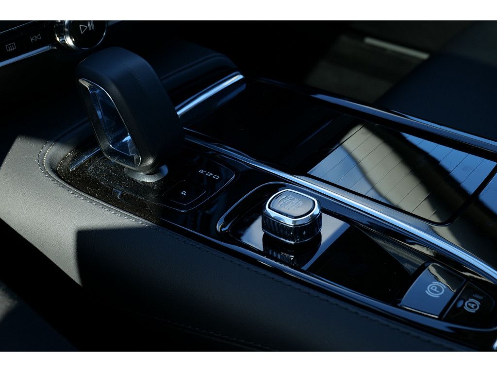 Volvo S60 Lim. T8 Ultimate Dark Recharge Plug-In Hybri