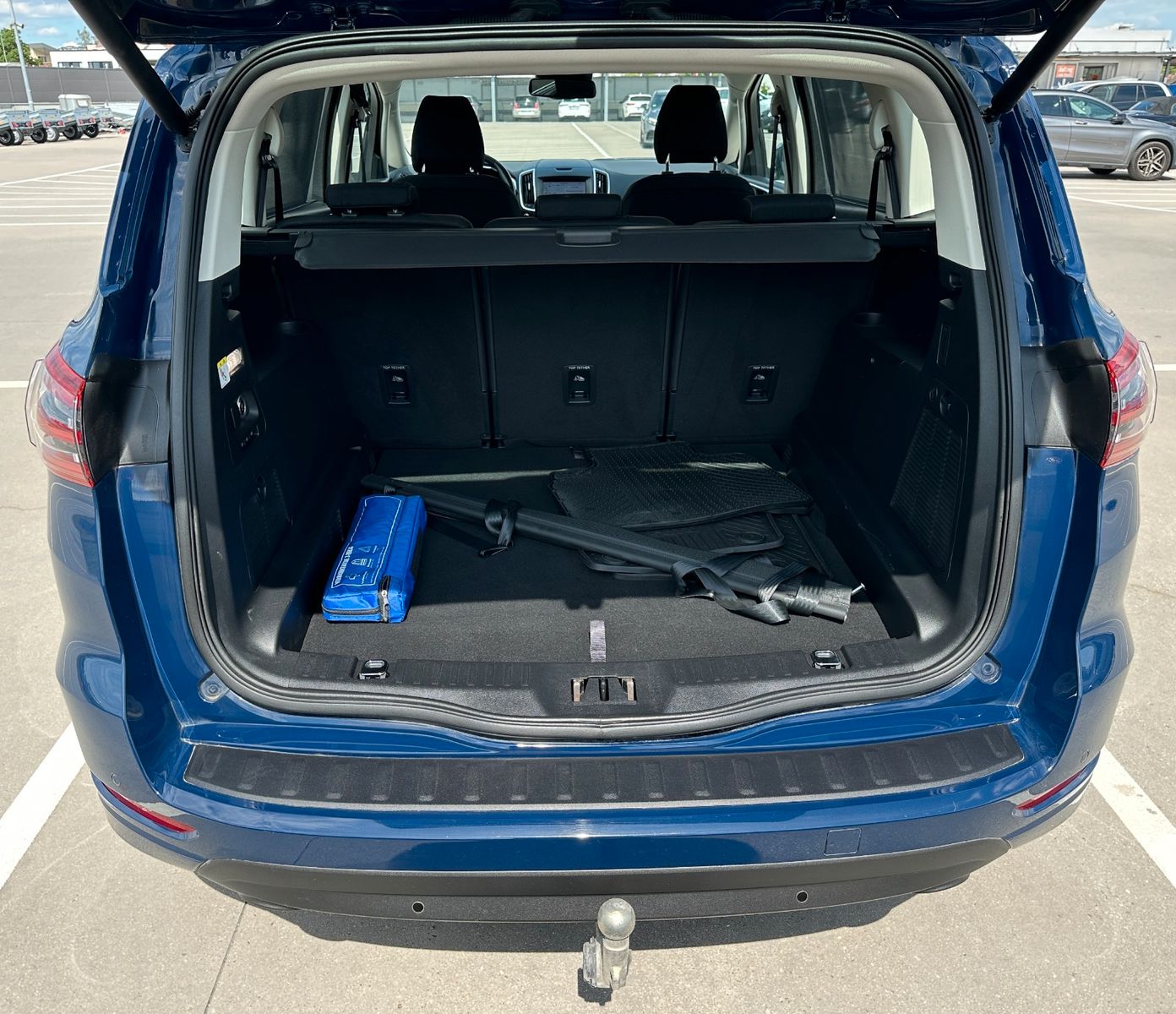 Ford S-MAX Titanium*NAVI*LED*AHK*KAMERA*ACC*