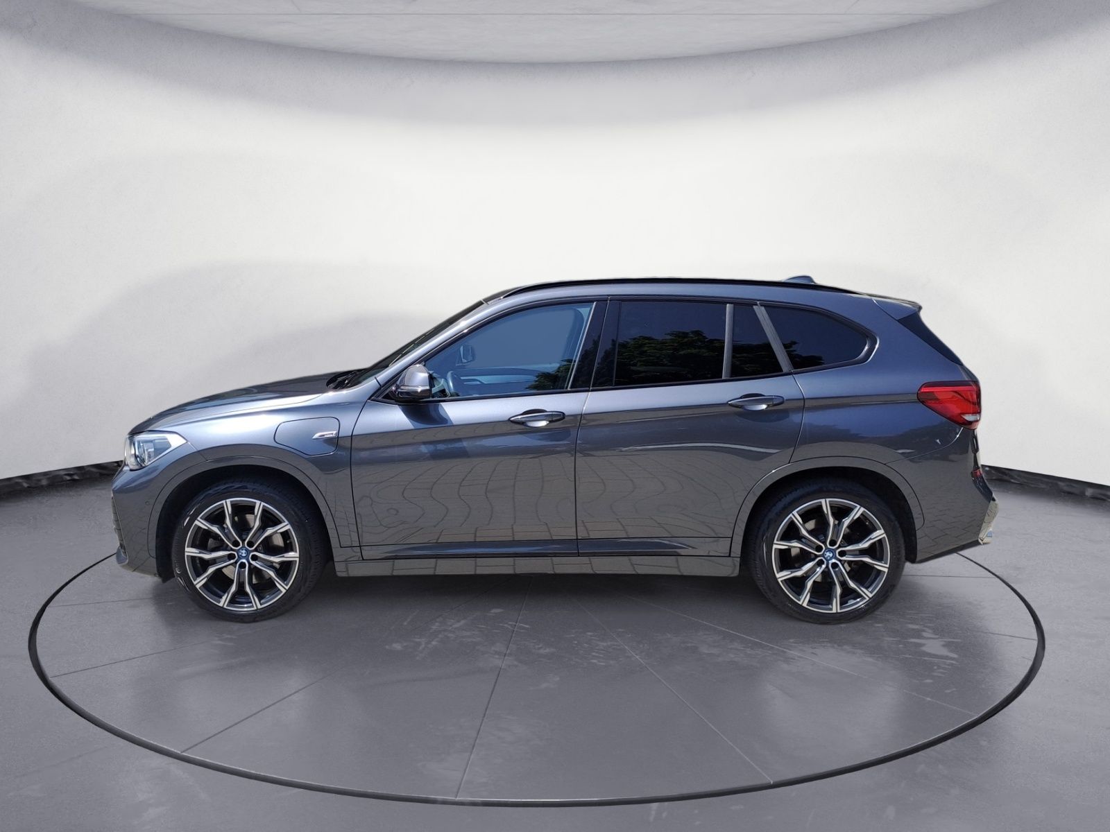 BMW X1 xDrive25e M Sport - Samsaru's Car Outlet