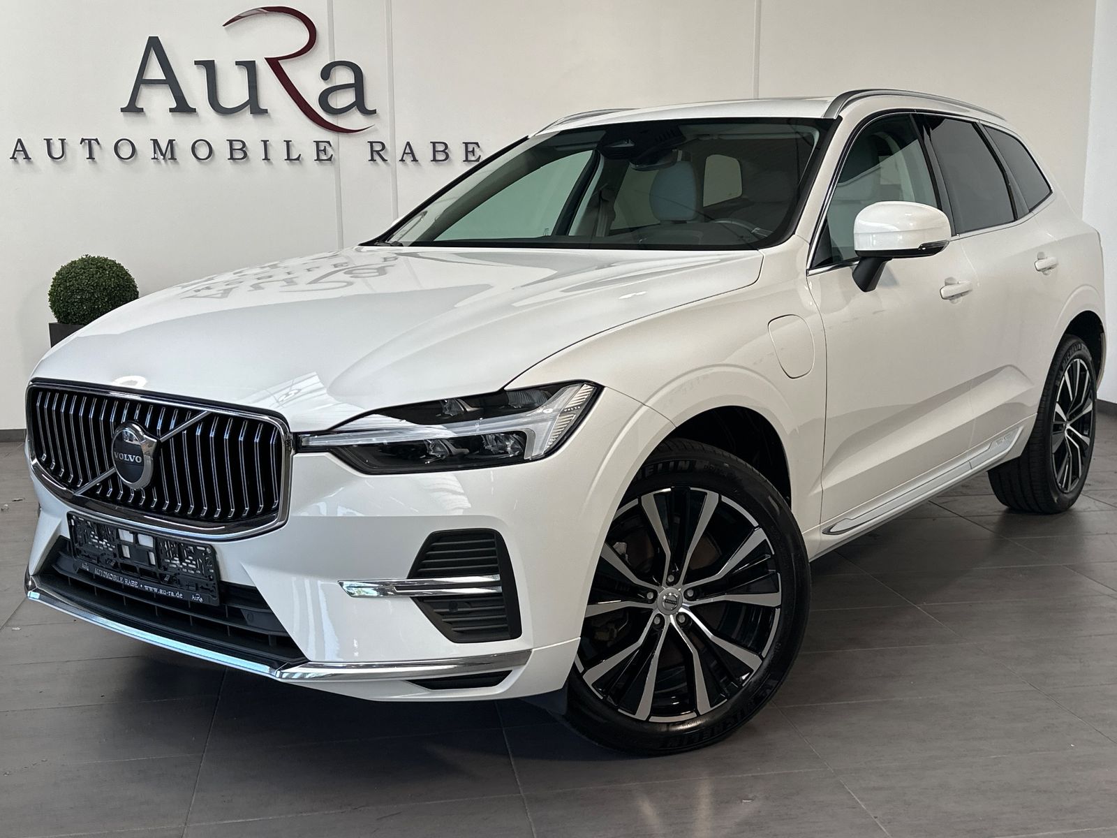 Volvo XC60 T6 AWD Recharge Core NAV+LED+PANO+AHK+STHZG