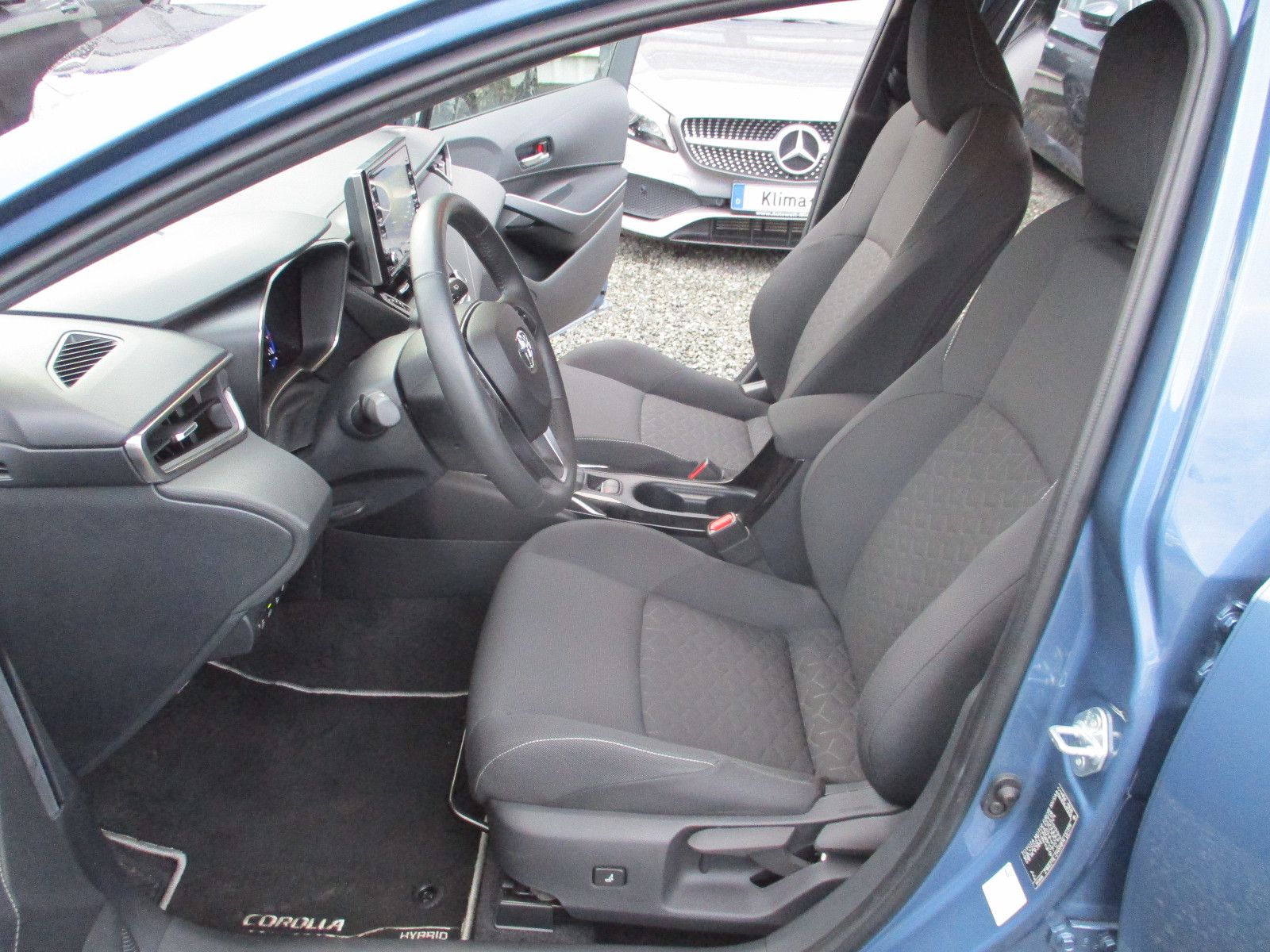 Toyota Corolla Hybrid 1.8 Club - Samsaru's Car Outlet