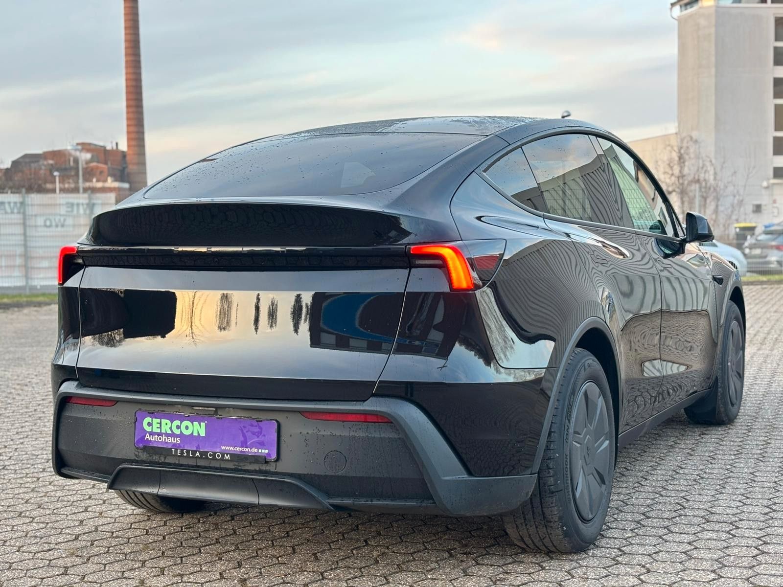 Tesla Model Y Standard RWD