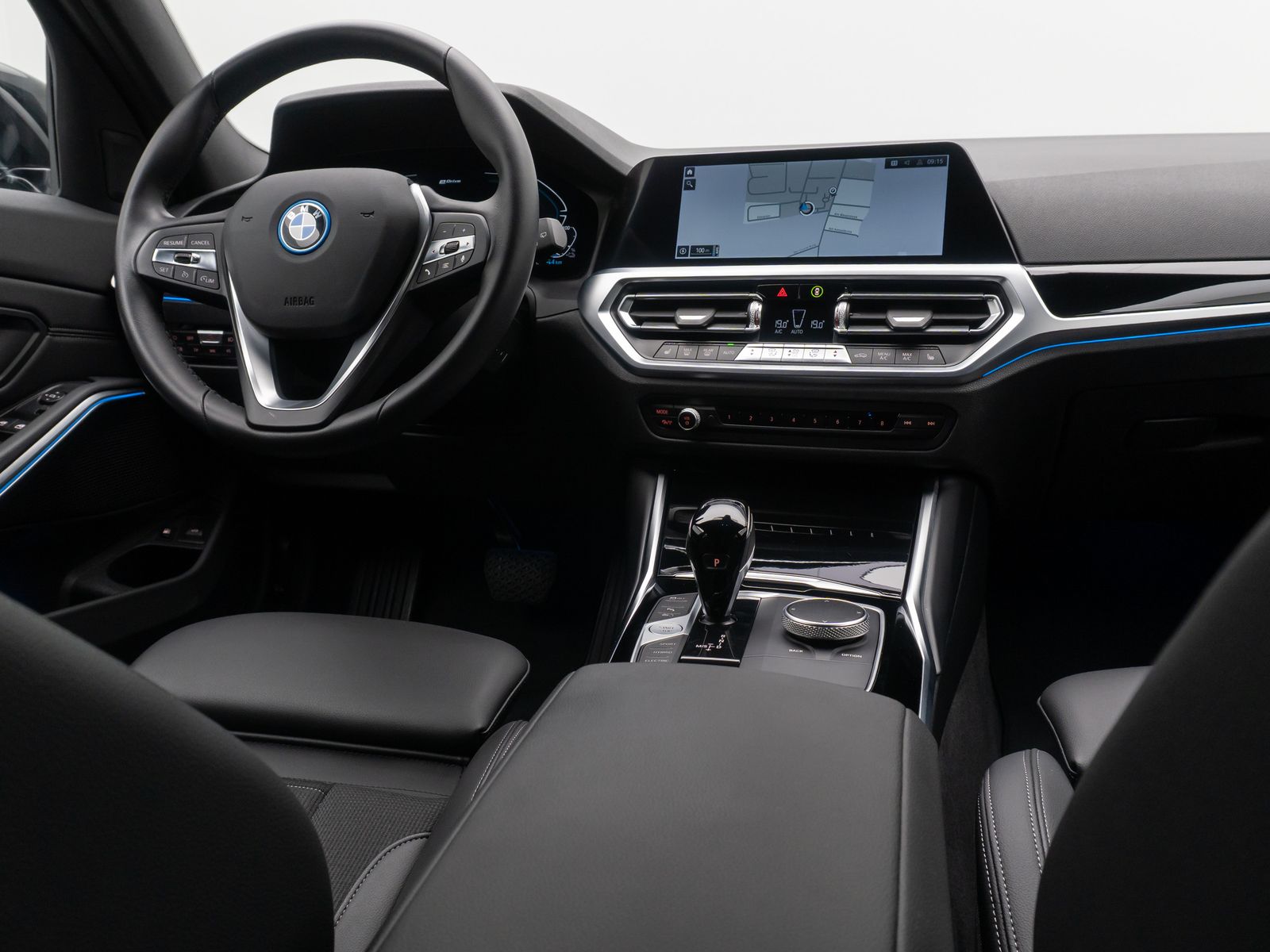BMW 320e Sport Line - Samsaru's Car Outlet