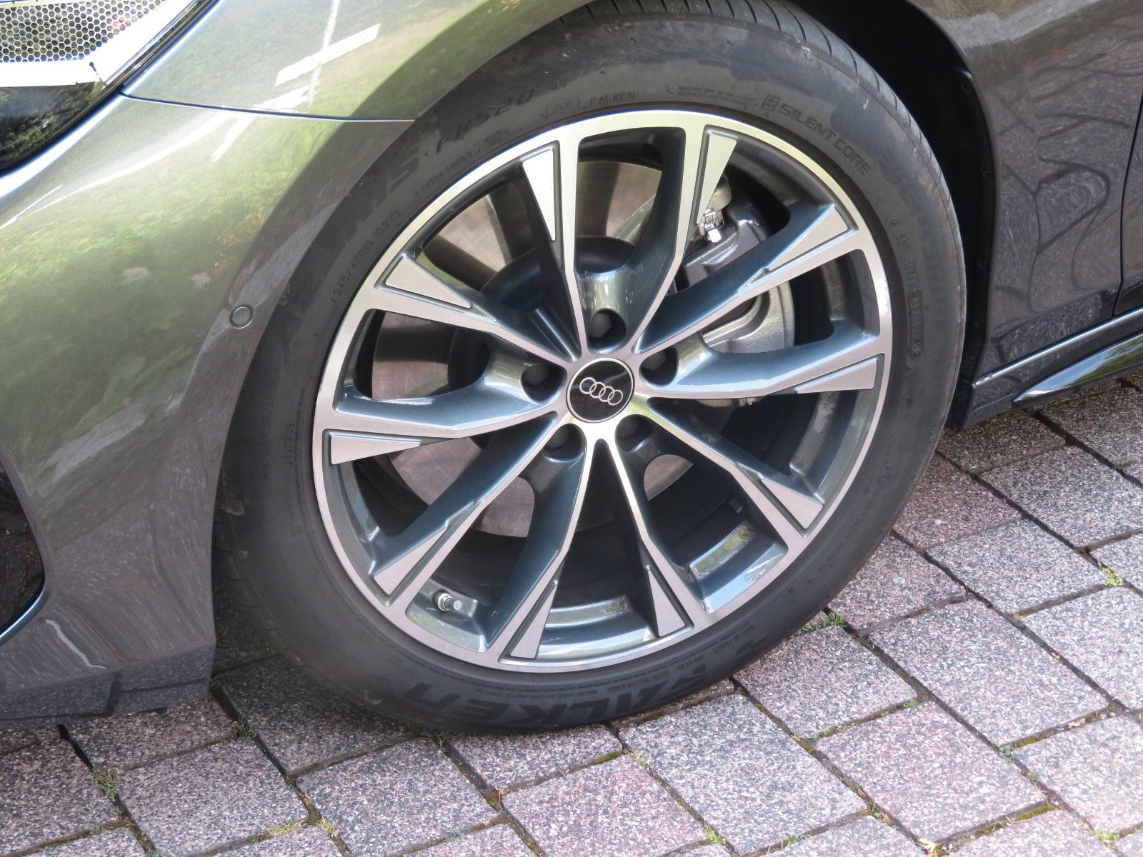 Audi A6 40 TDI quattro Avant S line