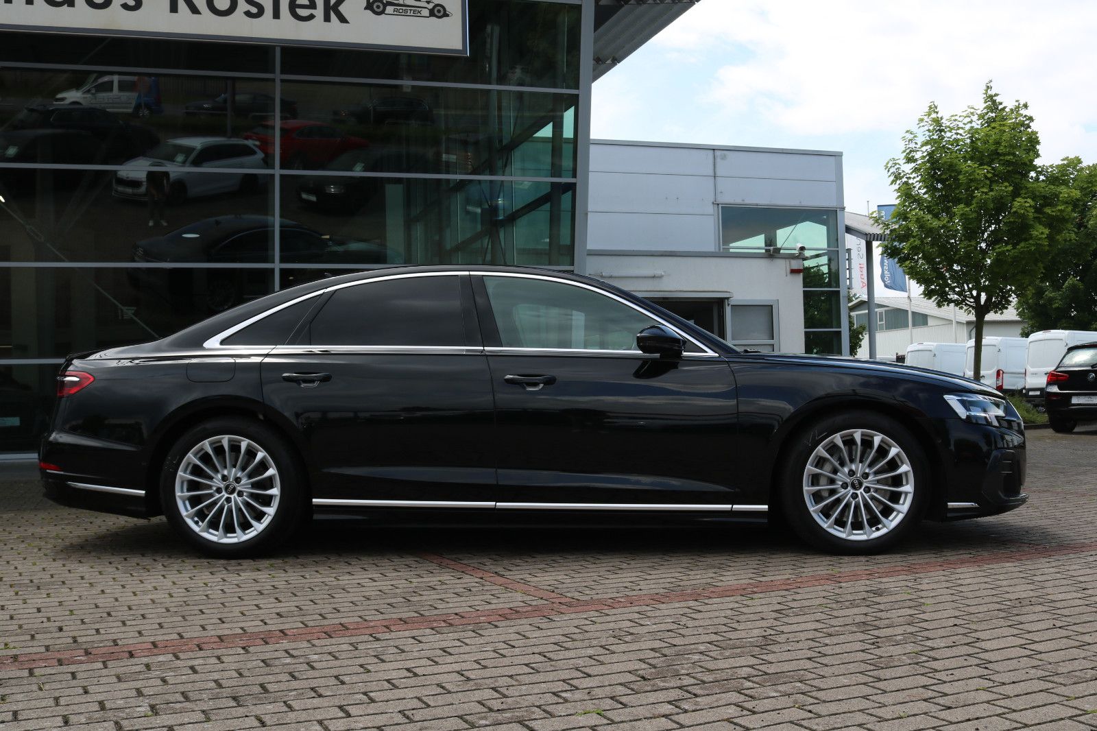 Audi A8 55 TFSI quattro - Samsaru's Car Outlet