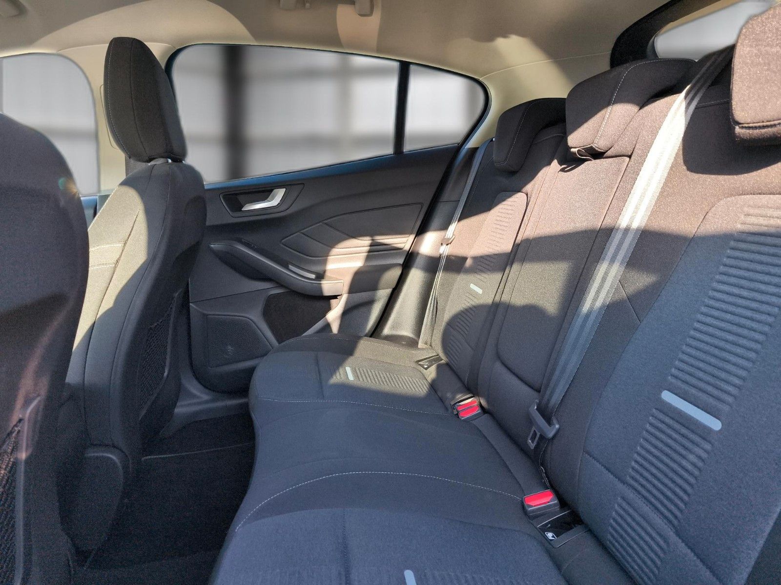 Ford Focus Lim. Active X NAVI LED ACC TOP ZUSTAND