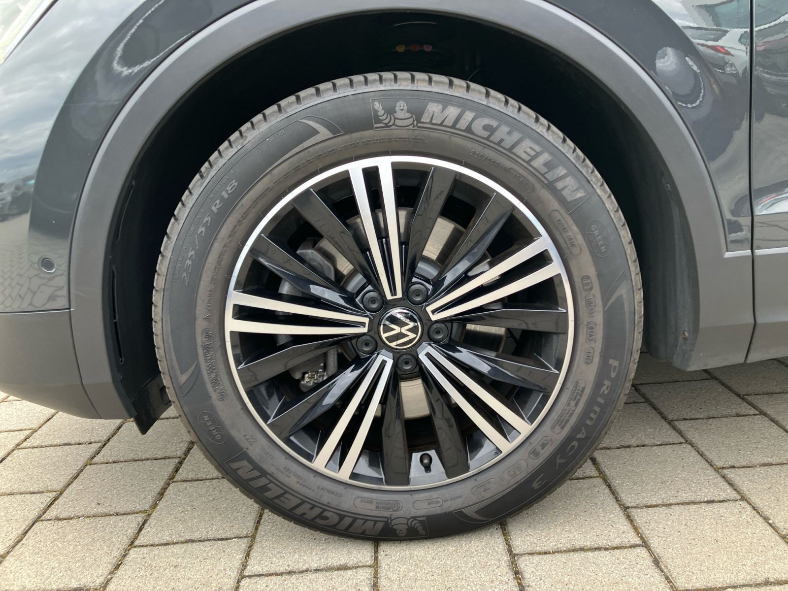 Volkswagen Tiguan 2.0TDI Life DSG 4M Navi LED AHK